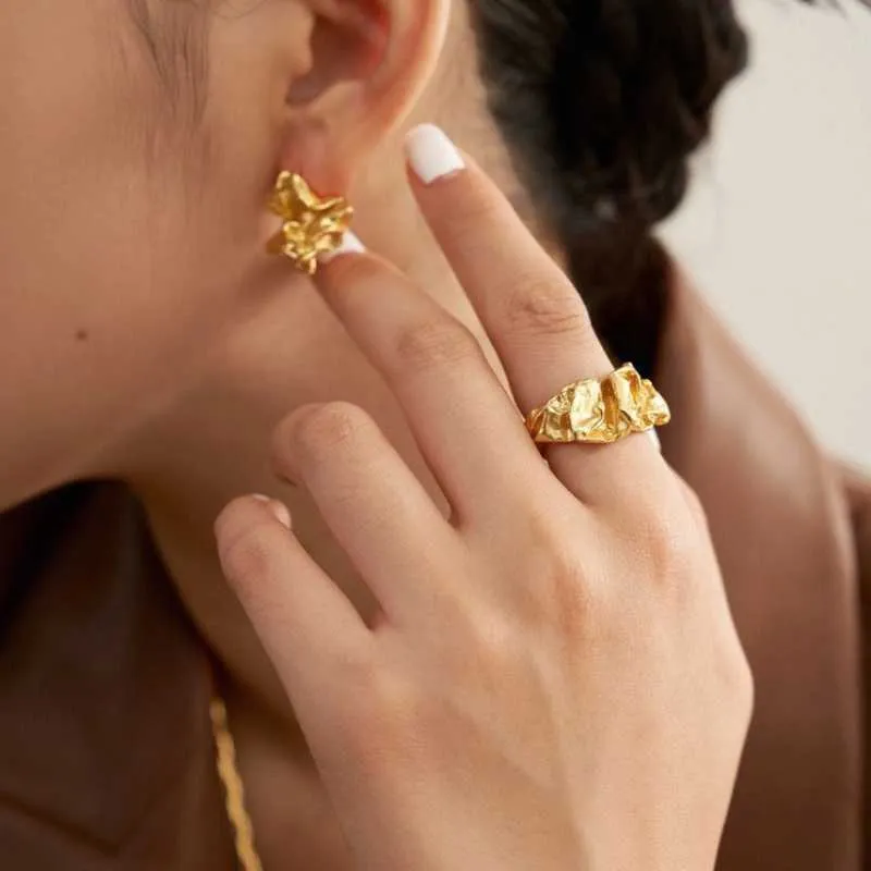 18k Gold Vermeil  Earrings Stud -Beautiful Fold