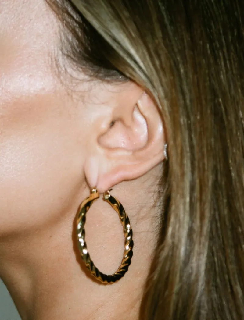 Cher Hoops | Gold