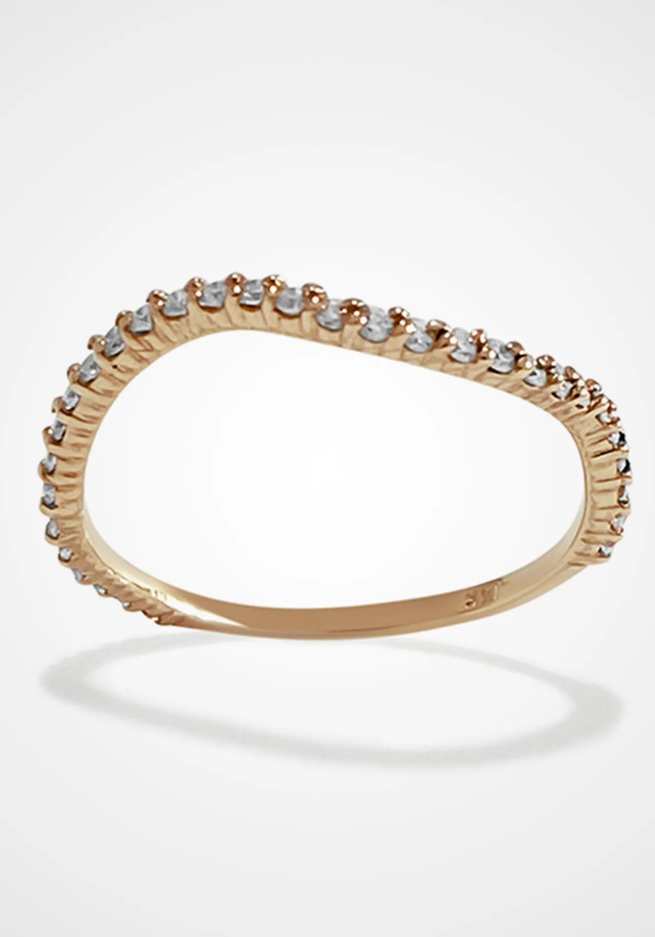 Nalu, 14K Yellow Gold   Pavé Diamond Ring